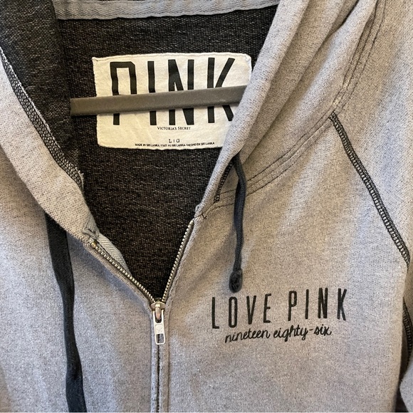 *SOLD* VS Pink Sweater - Picture 2 of 4